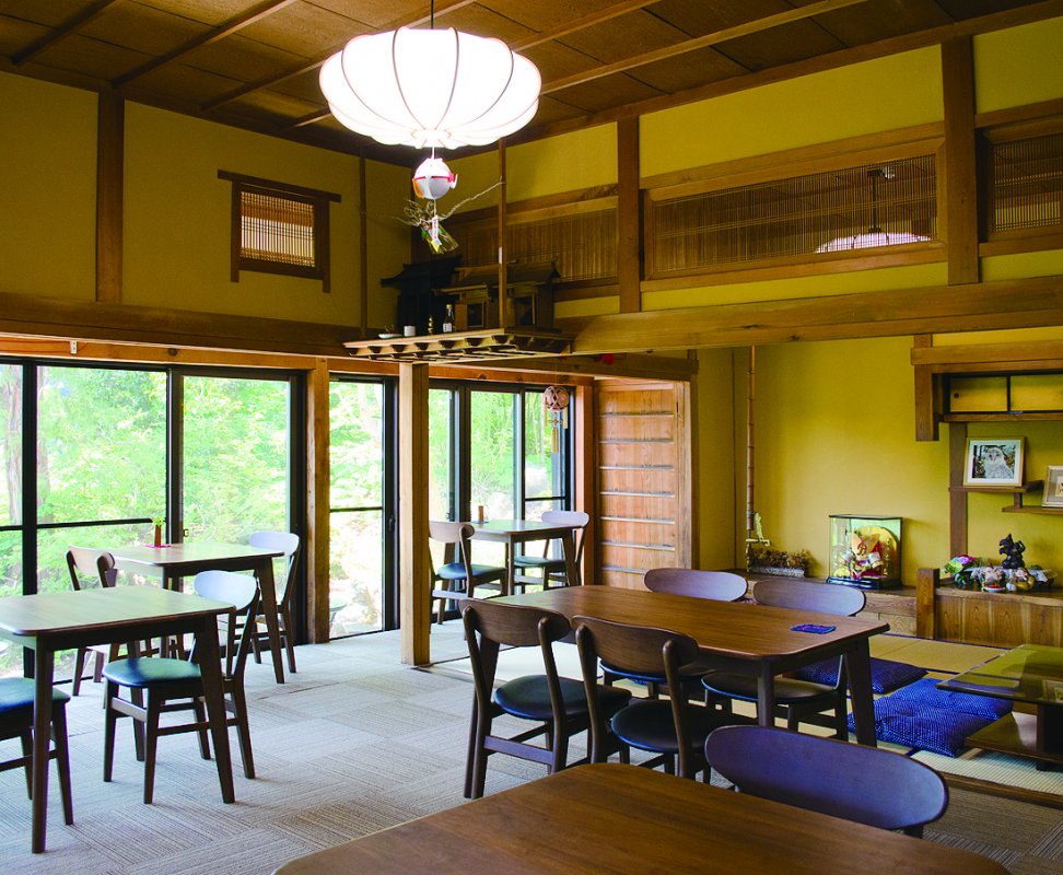 山の子 店内